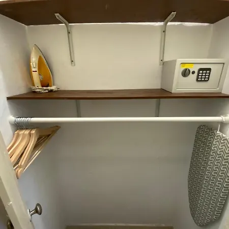 Rosa Surf Shelter Лиссабон