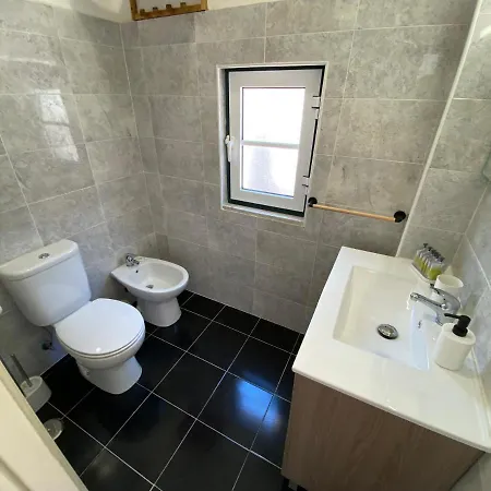 Rosa Surf Shelter * Lisboa